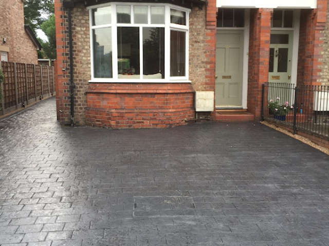 New concrete driveway in Timperly