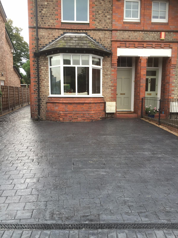 New concrete driveway in Timperly
