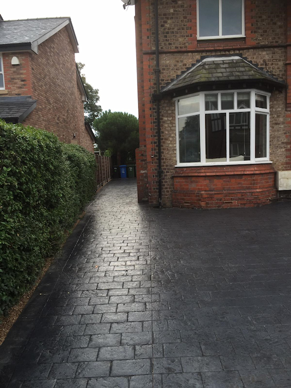 New concrete driveway in Timperly